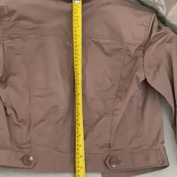 Kenneth Cole Reaction Women's Tan Jacket.  Short bomber style. - Picture 8 of 10